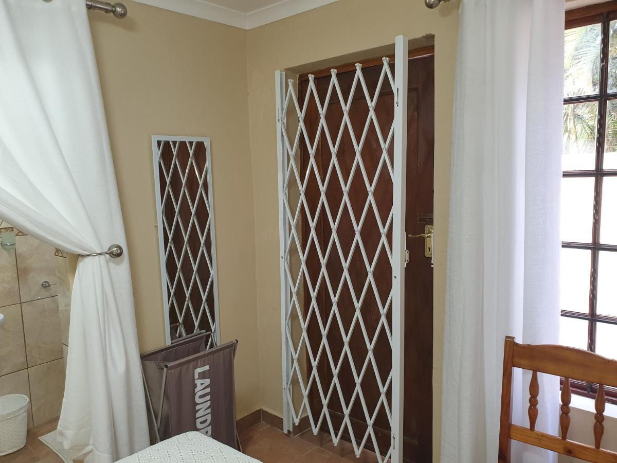 Lani'S Guest House - No Loadshedding Musina Buitenkant foto