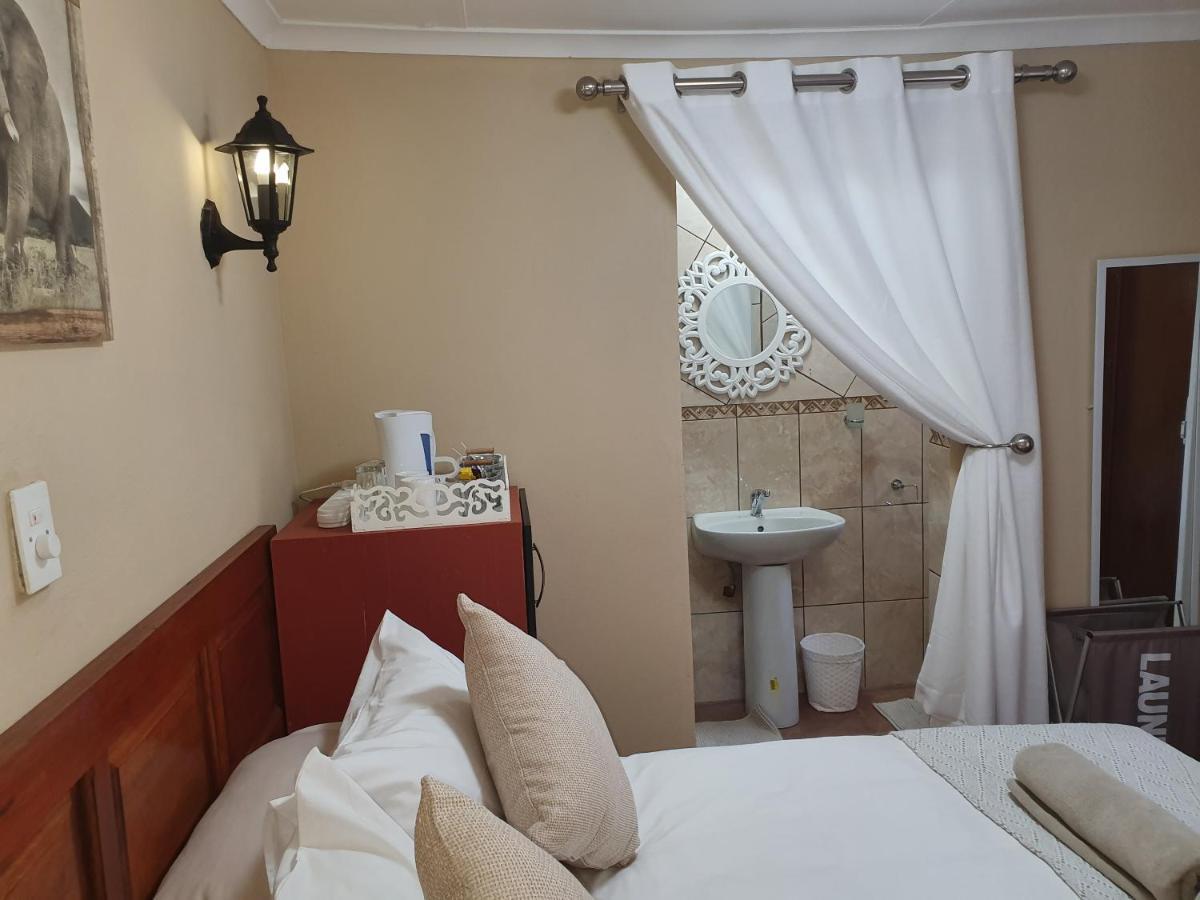 Lani'S Guest House - No Loadshedding Musina Buitenkant foto